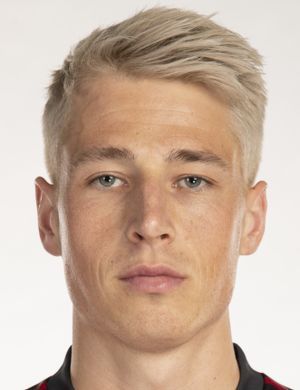 Lukas MacNaughton