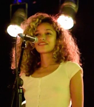 Izzy Bizu